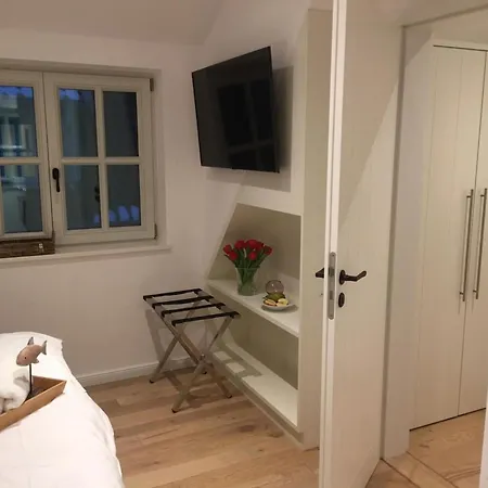 Duenenhuuske Inselhartje Mit Sauna Auf By Interhome Holiday home Spiekeroog