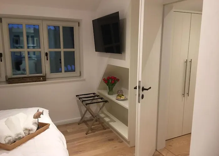 Duenenhuuske Inselhartje Mit Sauna Auf By Interhome Holiday home Spiekeroog